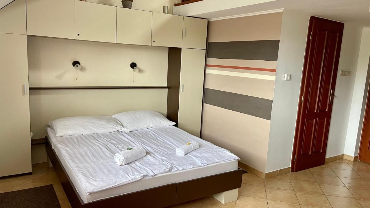 Gyula Var Panorama Apartman Zewnętrze zdjęcie