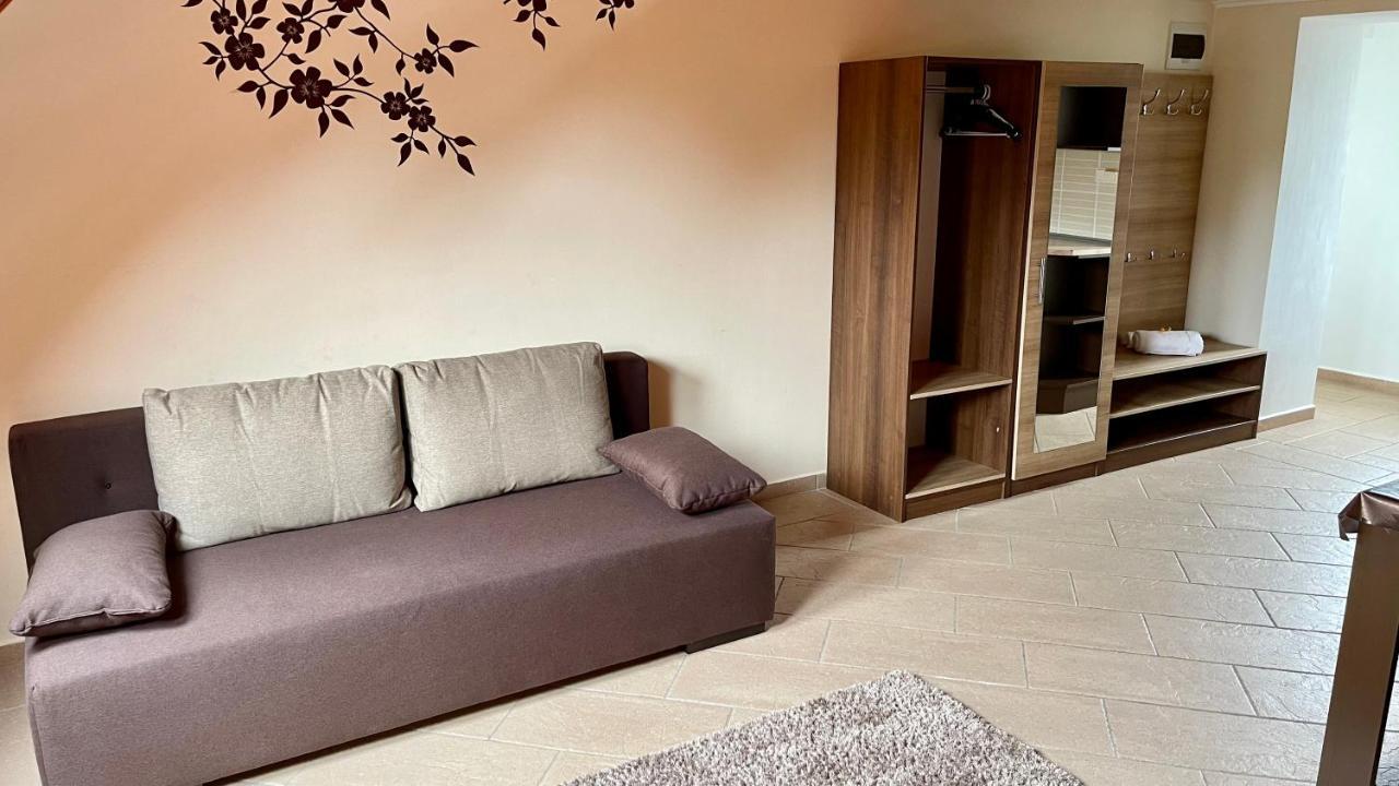 Gyula Var Panorama Apartman Zewnętrze zdjęcie