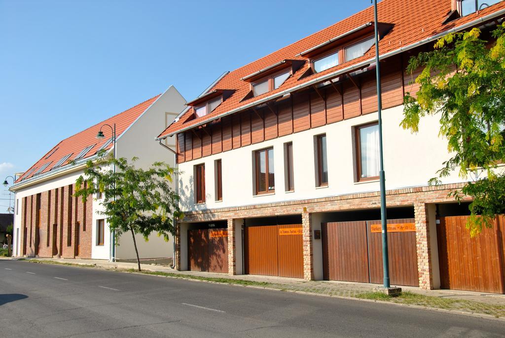 Gyula Var Panorama Apartman Zewnętrze zdjęcie